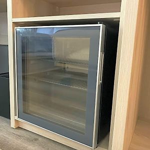 King Room Roll Shower Mobility or Hearing Accessible Non-Smoking